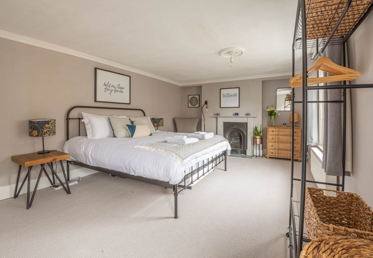Principal bedroom